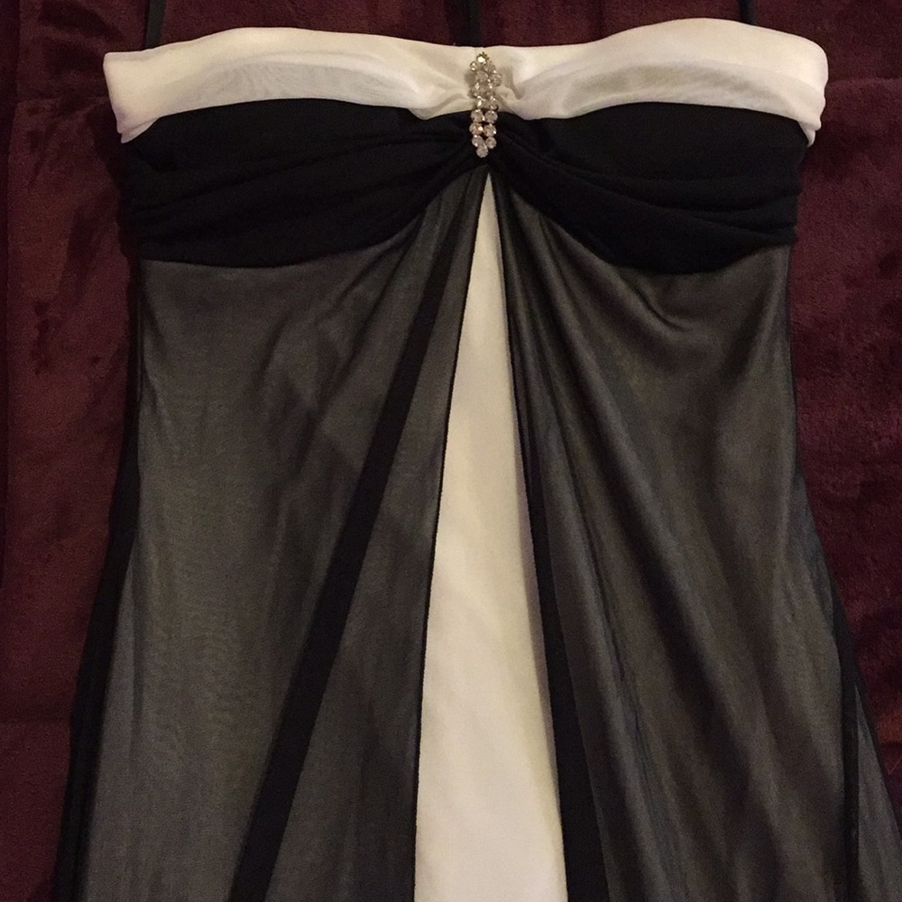 Sleeky Black & White Prom Dress 😉